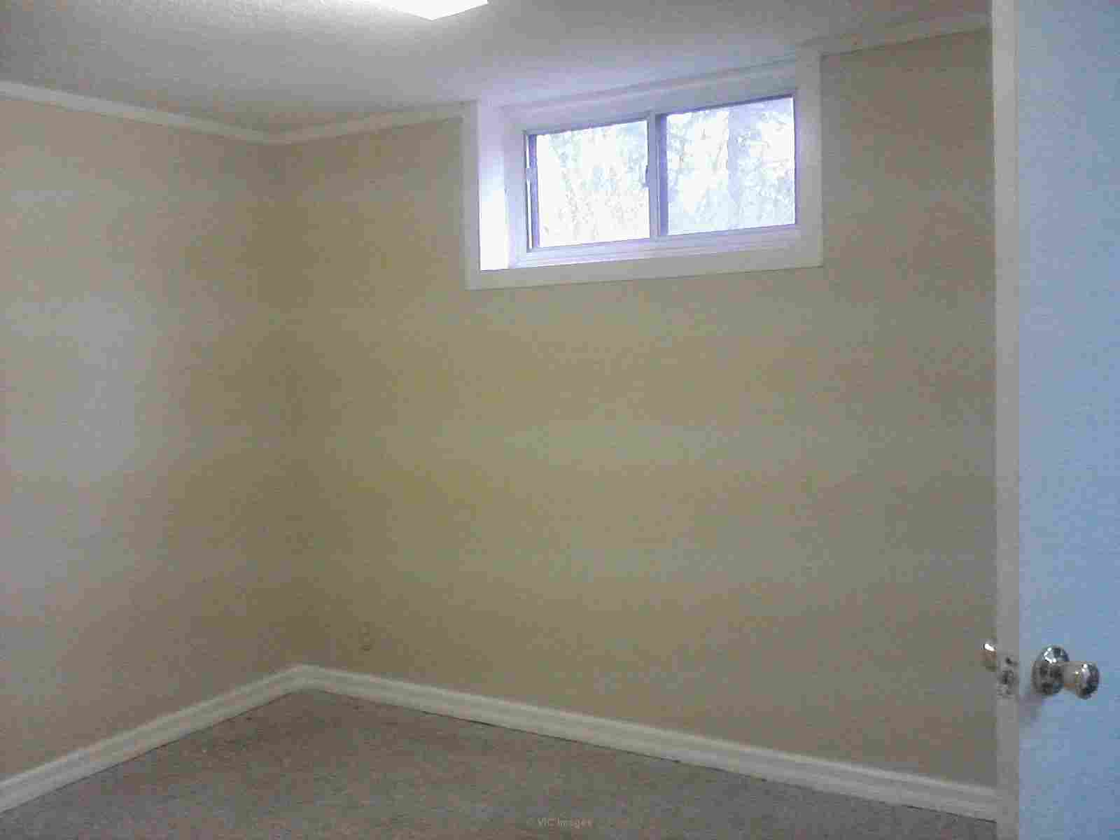 2-bedrom basement apartment at eglinton east/mccowan south - Photo 1
